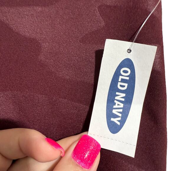 NWT Old Navy Active Go Dry Maroon Camo Biker Shorts Small - Picture 2 of 5